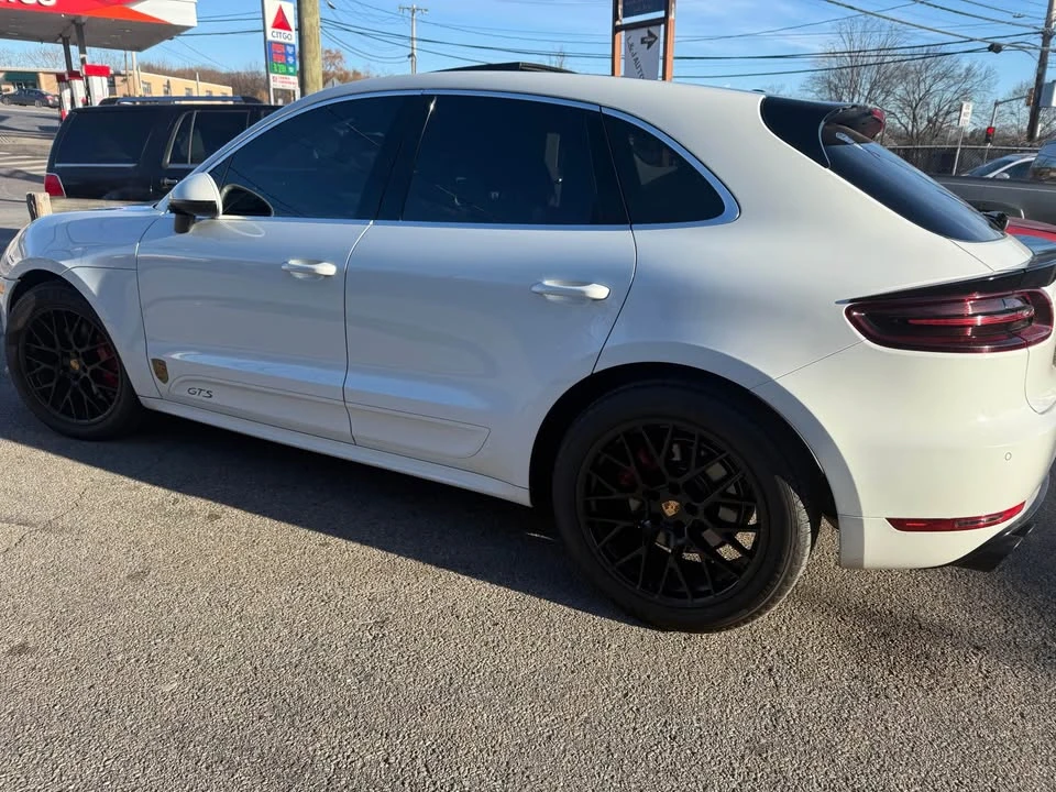 2017 Porsche Macan - Image 2 of 13