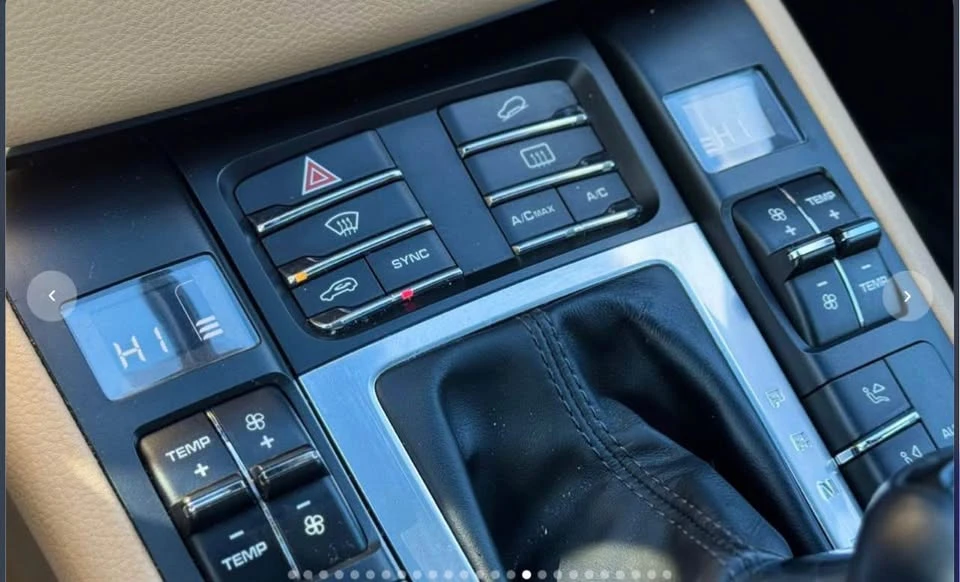 2017 Porsche Macan - Image 15 of 20