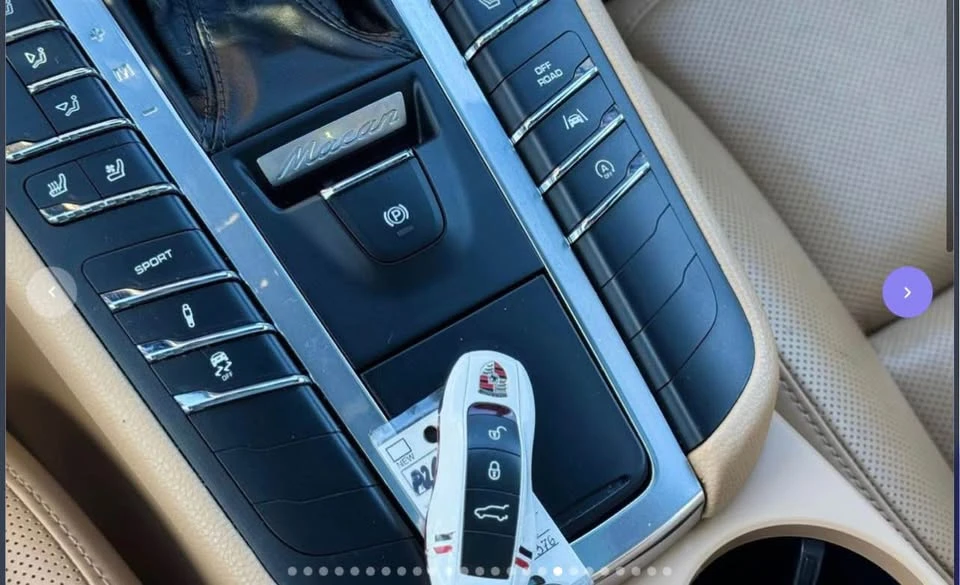 2017 Porsche Macan - Image 17 of 20
