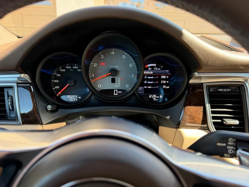 2017 Porsche Macan S - Image 18 of 19