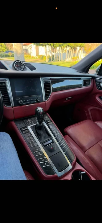 2017 Porsche Macan - Image 10 of 11