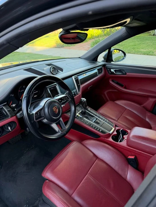 2017 Porsche Macan - Image 6 of 11
