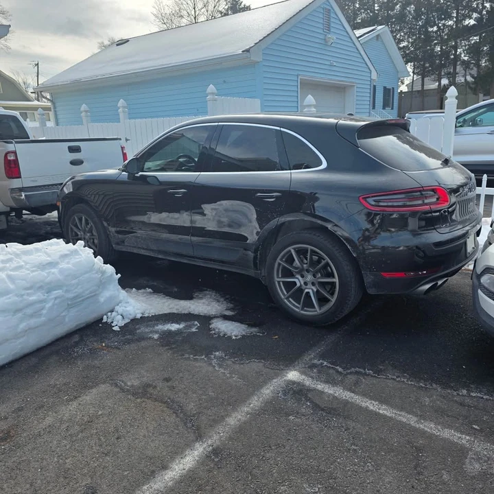 2017 Porsche Macan - Image 2 of 4