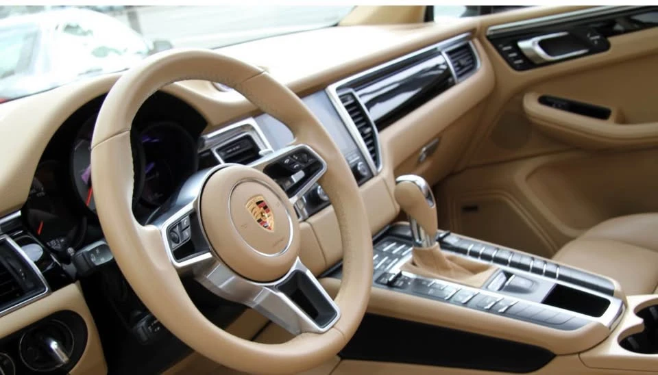 2017 Porsche Macan - Image 4 of 4