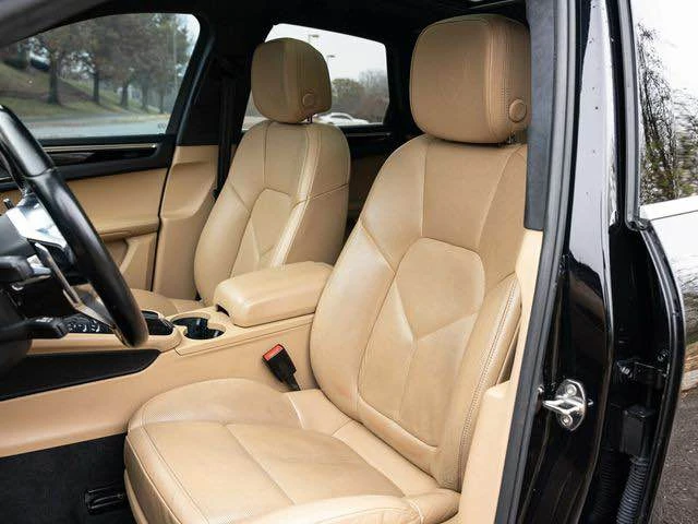 2017 Porsche Macan Turbo - Image 12 of 15