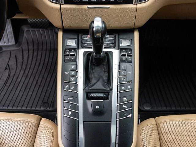 2017 Porsche Macan Turbo - Image 14 of 15