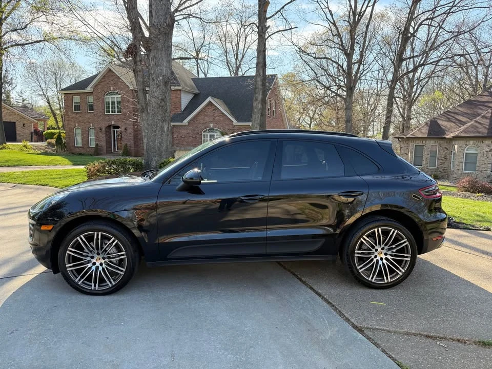 2017 Porsche Macan - Image 11 of 16