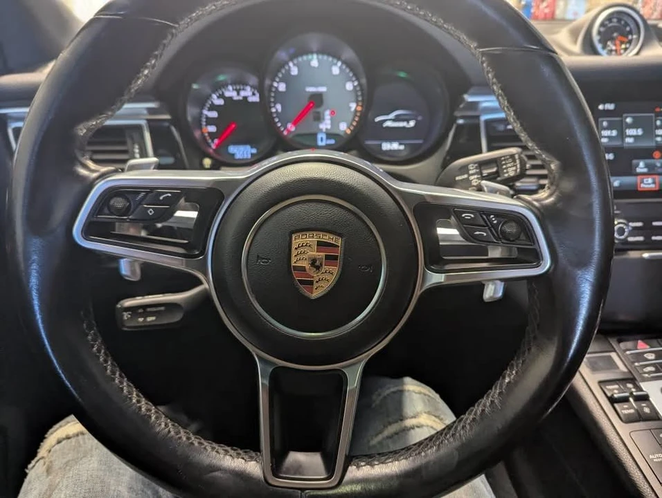 2017 Porsche Macan - Image 11 of 12