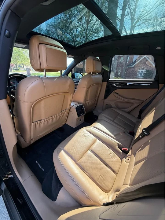 2017 Porsche Macan - Image 13 of 16