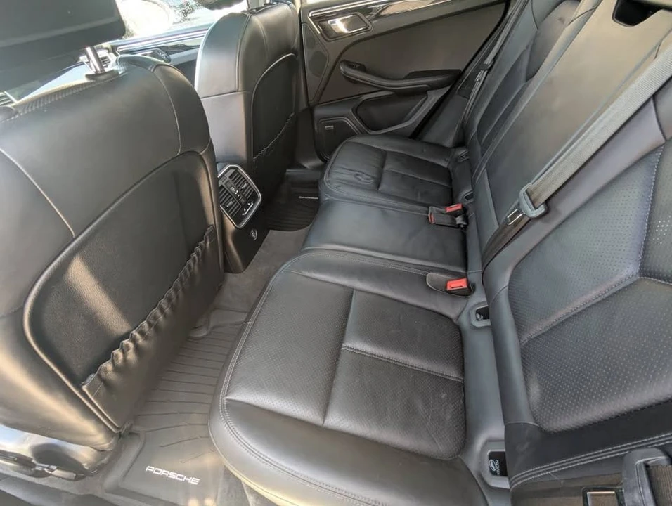 2017 Porsche Macan - Image 6 of 12