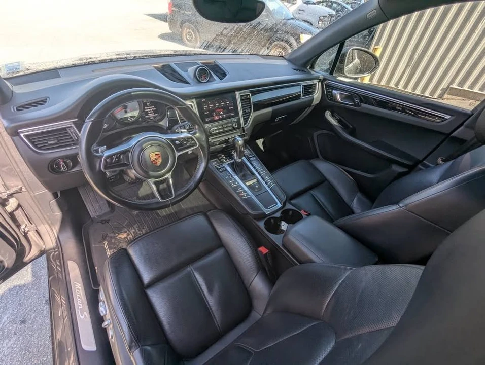 2017 Porsche Macan - Image 7 of 12