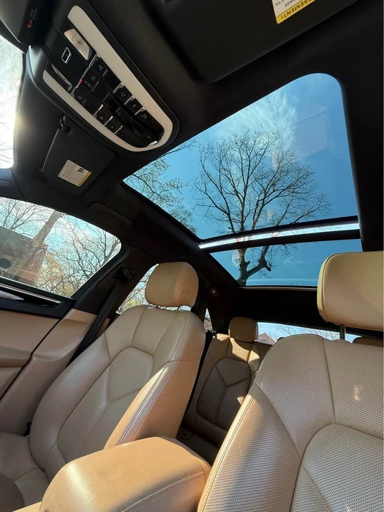 2017 Porsche Macan - Image 15 of 16