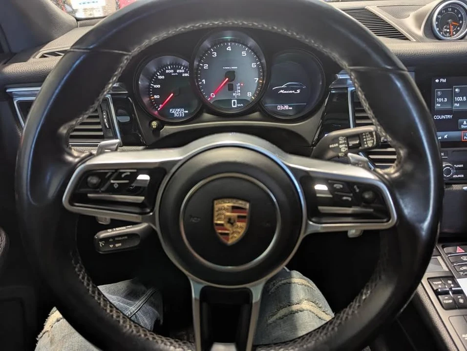 2017 Porsche Macan - Image 10 of 12