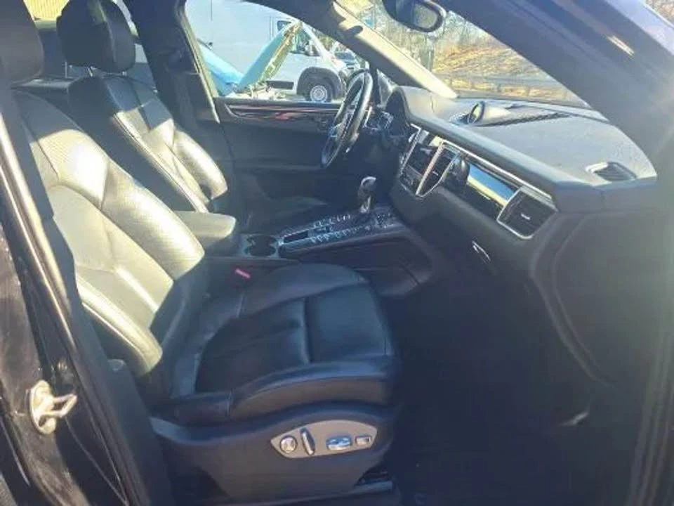 2017 Porsche Macan - Image 5 of 10