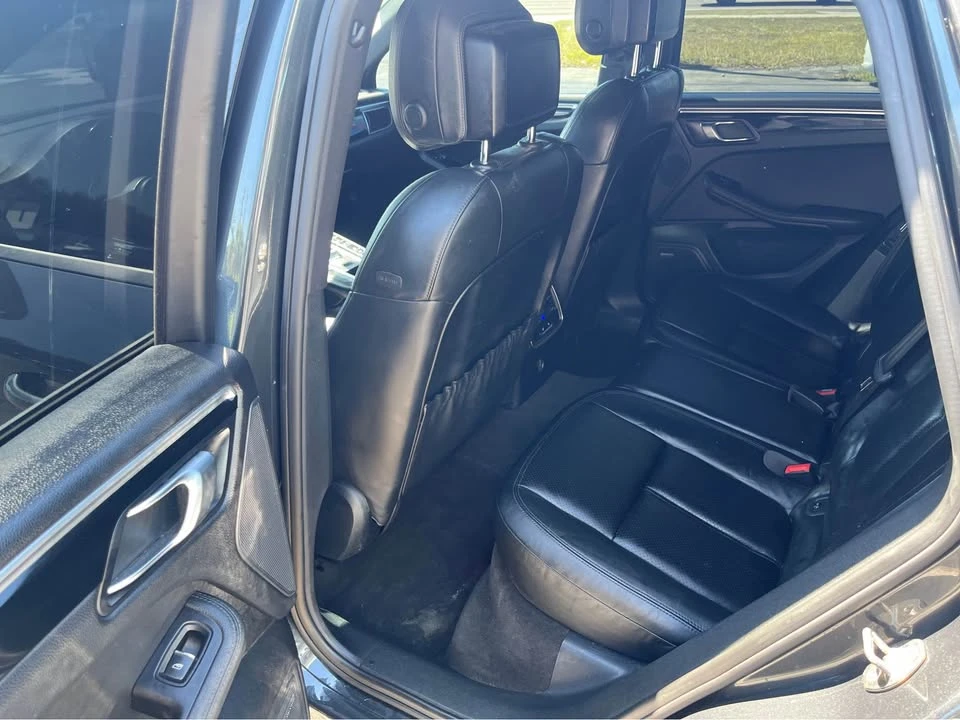 2017 Porsche Macan - Image 12 of 13
