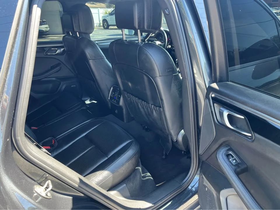 2017 Porsche Macan - Image 10 of 13