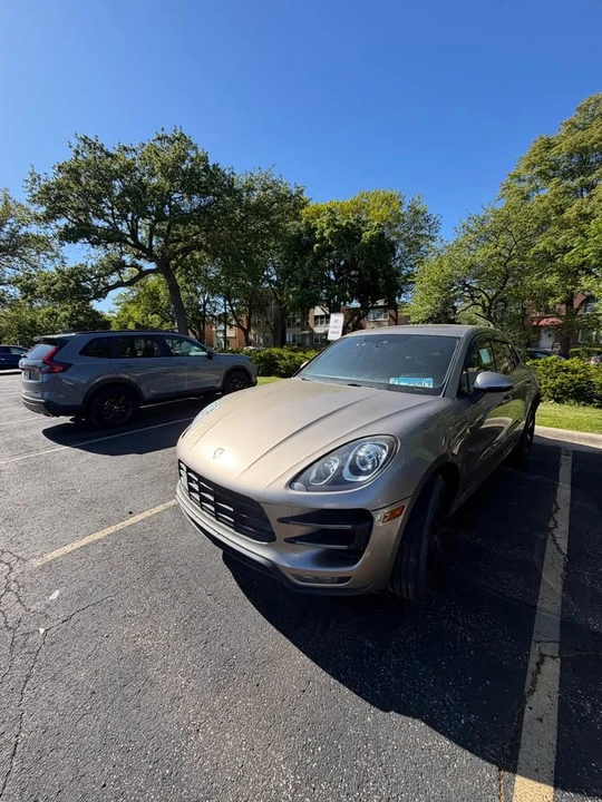 2017 Porsche Macan - Image 2 of 8