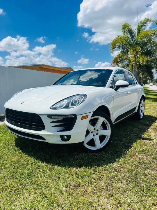 2017 Porsche Macan - Image 9 of 19