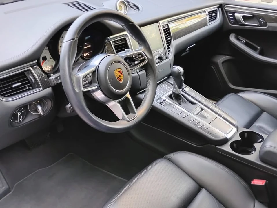 2017 Porsche Macan - Image 6 of 13