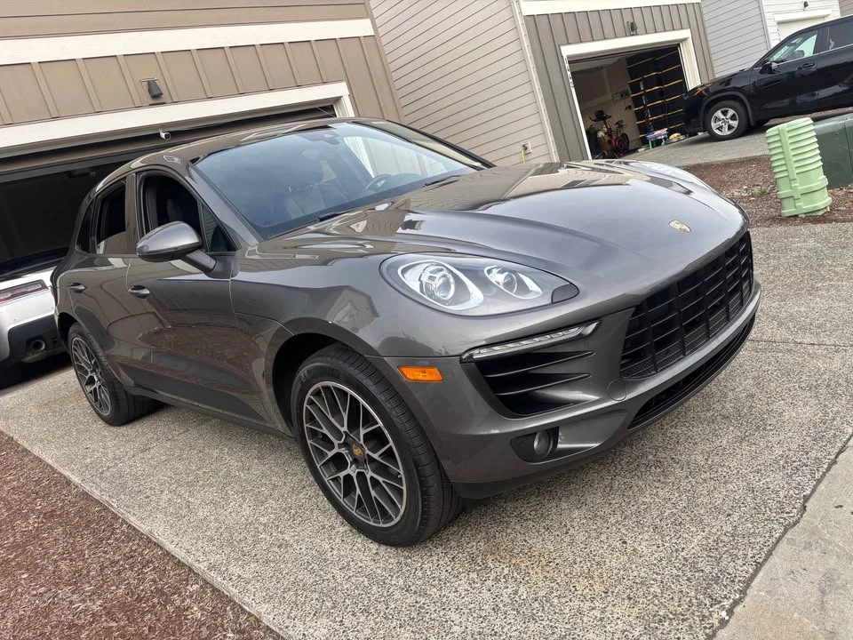 2017 Porsche Macan - Image 18 of 21