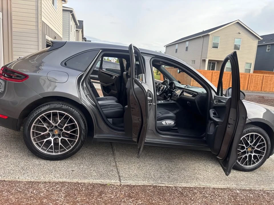 2017 Porsche Macan - Image 13 of 21