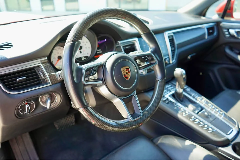 2017 Porsche Macan - Image 10 of 13