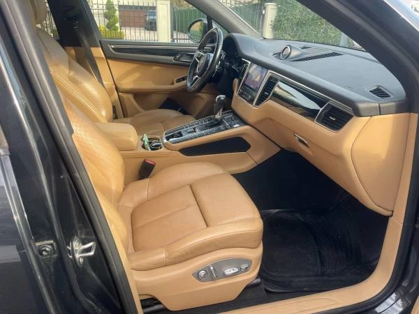 2017 Porsche Macan - Image 9 of 19