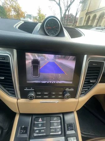 2017 Porsche Macan - Image 18 of 19
