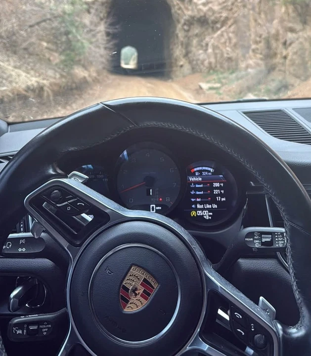 2017 Porsche Macan - Image 5 of 6
