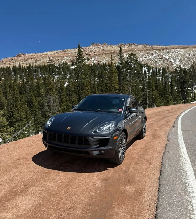 2017 Porsche Macan - Image 2 of 6