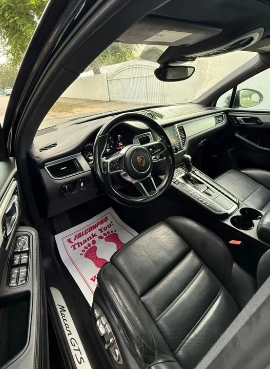 2017 Porsche Macan - Image 17 of 19