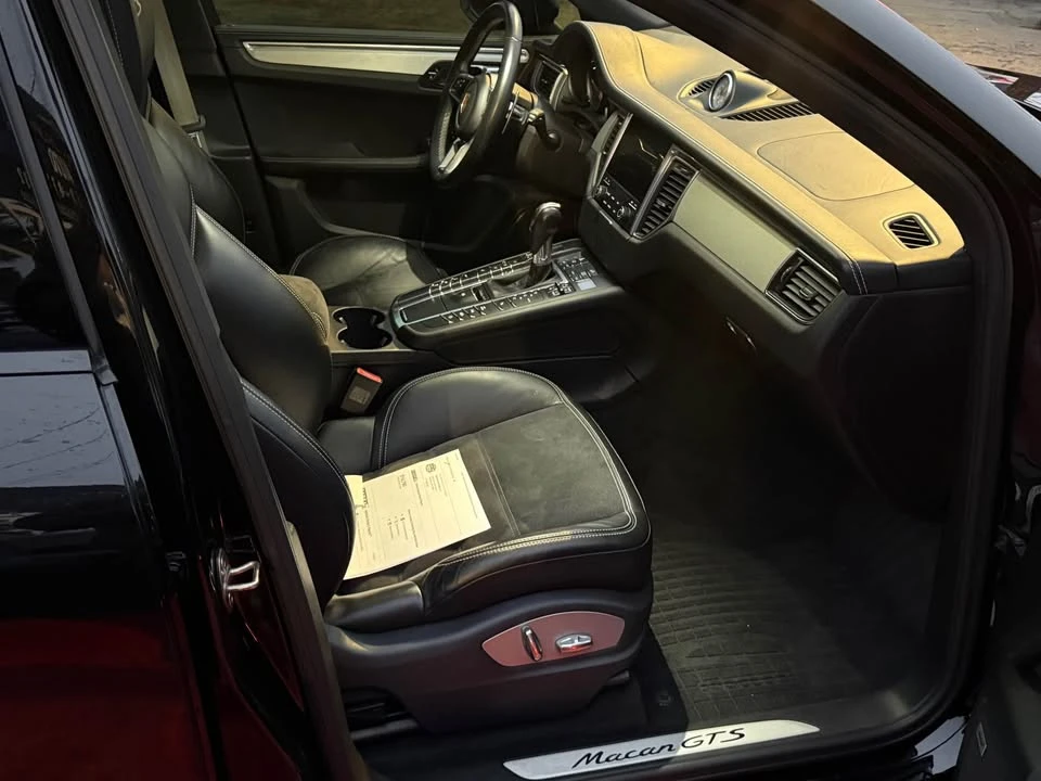 2017 Porsche Macan - Image 12 of 20