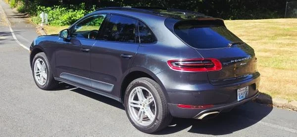 2017 Porsche Macan - Image 9 of 17
