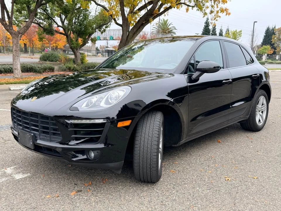 2017 Porsche Macan - Image 2 of 18