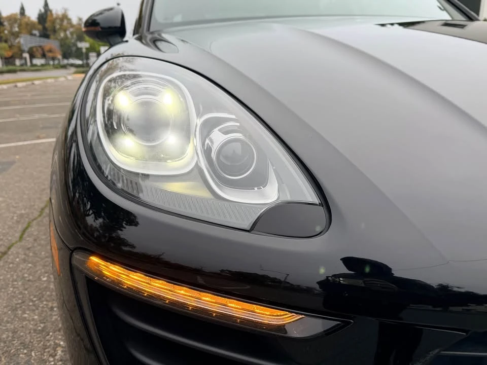 2017 Porsche Macan - Image 10 of 18