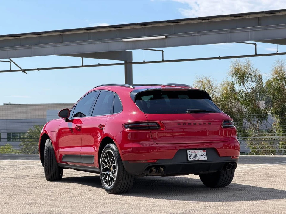 2017 Porsche Macan - Image 8 of 17