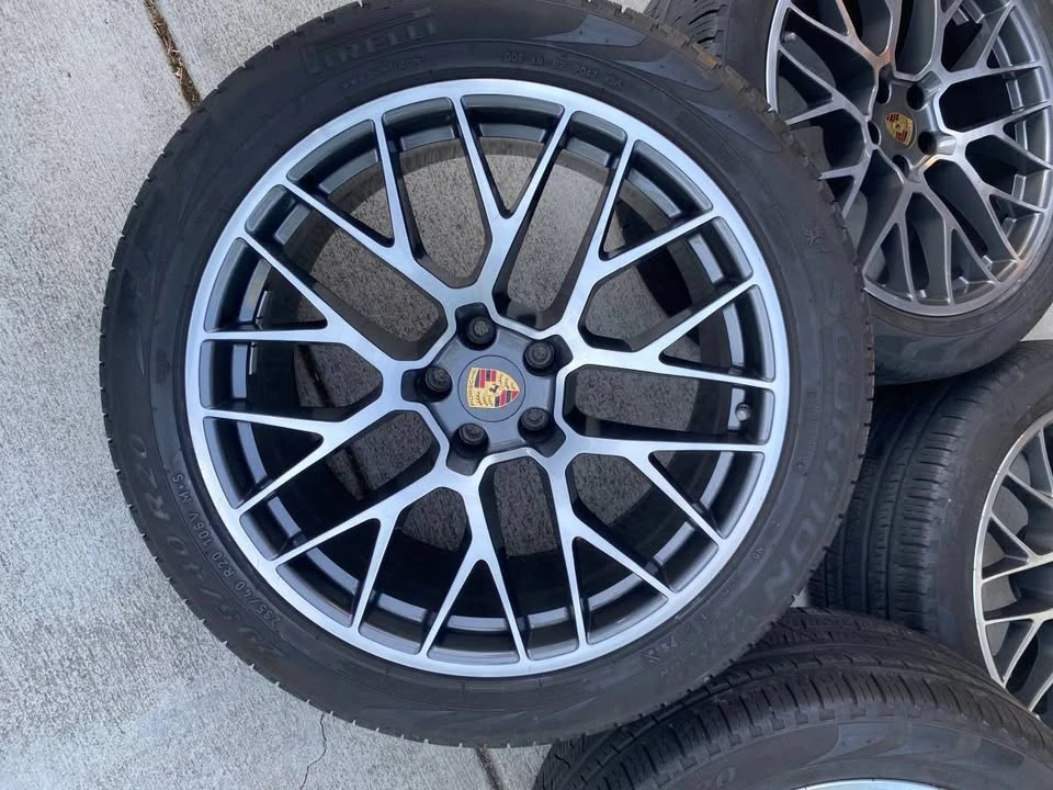 2017 Parts & Memorabilia Porsche Wheels - Image 2 of 9