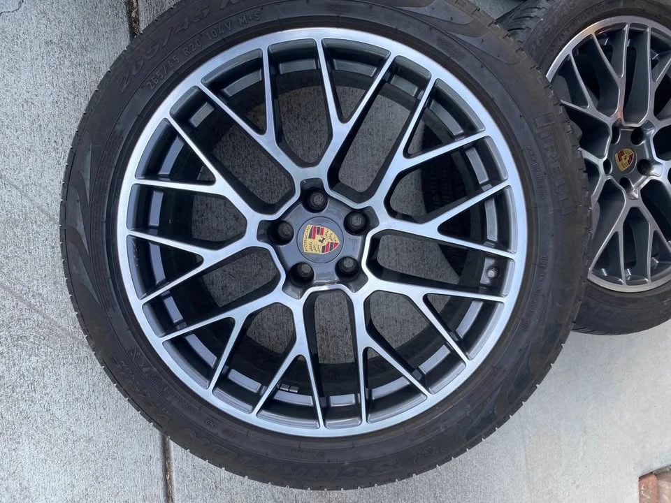 2017 Parts & Memorabilia Porsche Wheels - Image 3 of 9