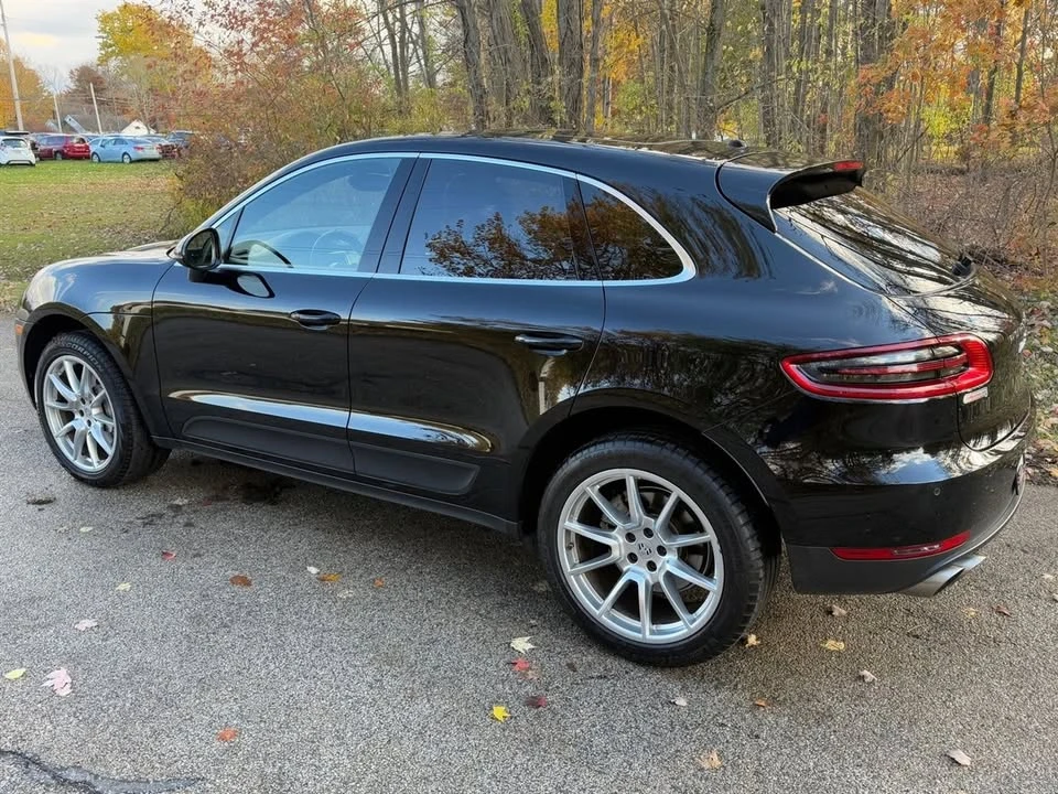 2017 Porsche Macan - Image 4 of 11