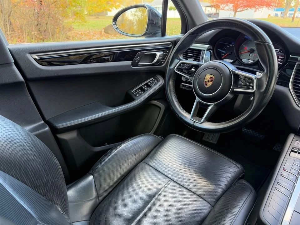 2017 Porsche Macan - Image 10 of 11