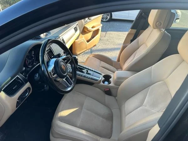 2017 Porsche Macan - Image 6 of 10