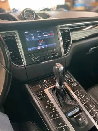 2017 Porsche Macan - Image 5 of 6