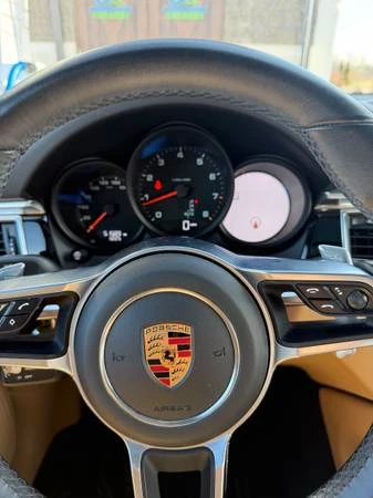 2017 Porsche Macan - Image 11 of 18