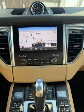 2017 Porsche Macan - Image 12 of 18
