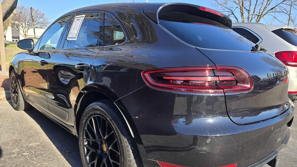 2017 Porsche Macan - Image 2 of 3