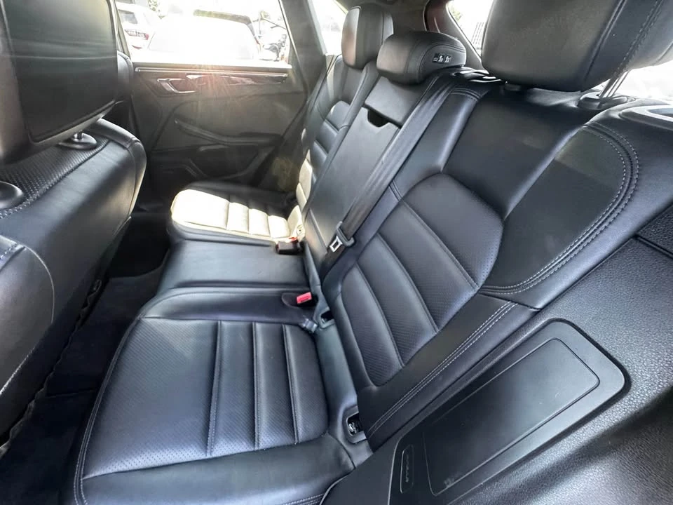 2017 Porsche Macan Turbo - Image 13 of 20