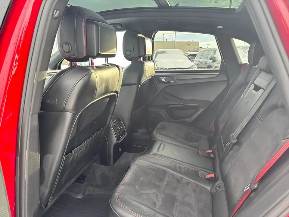 2017 Porsche Macan GTS - Image 10 of 11