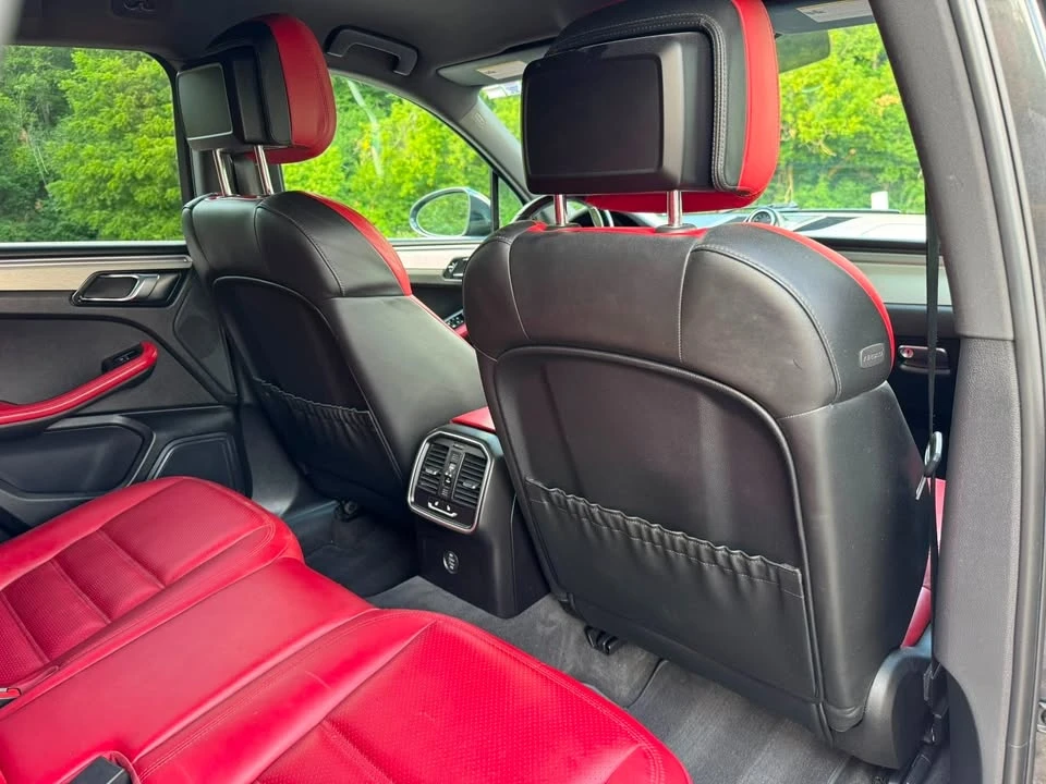 2017 Porsche Macan GTS - Image 13 of 17
