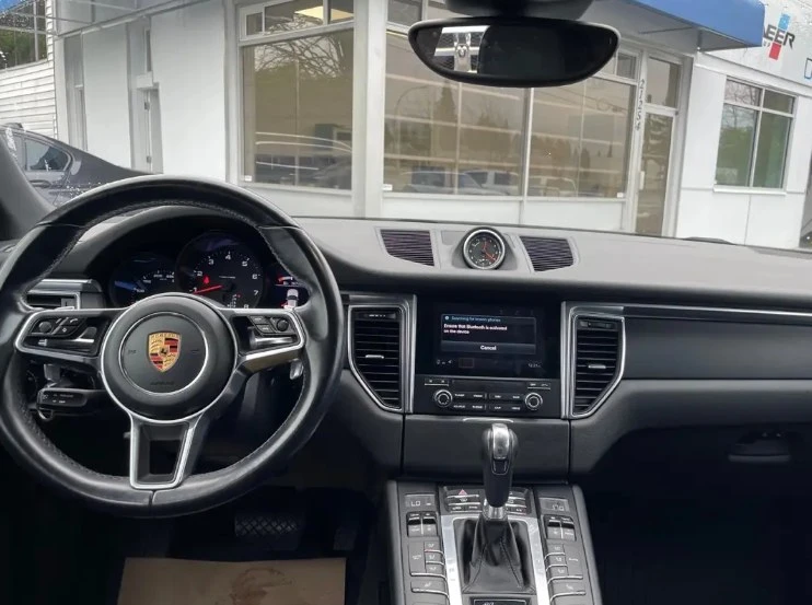 2017 Porsche Macan - Image 2 of 8