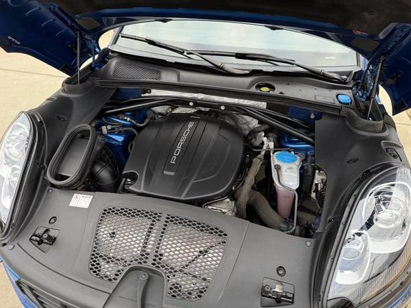2017 Porsche Macan - Image 20 of 21